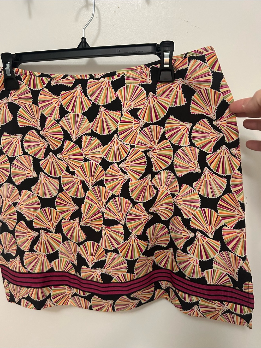 Anne Carson Black Mini Skirt with Pink Orange Cream Fan Print